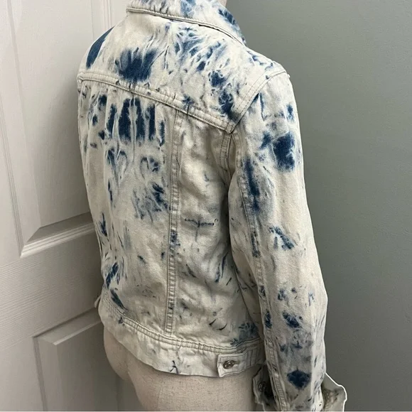 Free People White and Blue Tones Tie Dye Denim Jacket Size Small - Picture 8 of 16